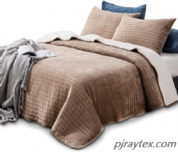 Plush Poly Velvet Lavish Design Quilt Set with Reversible Sherpa